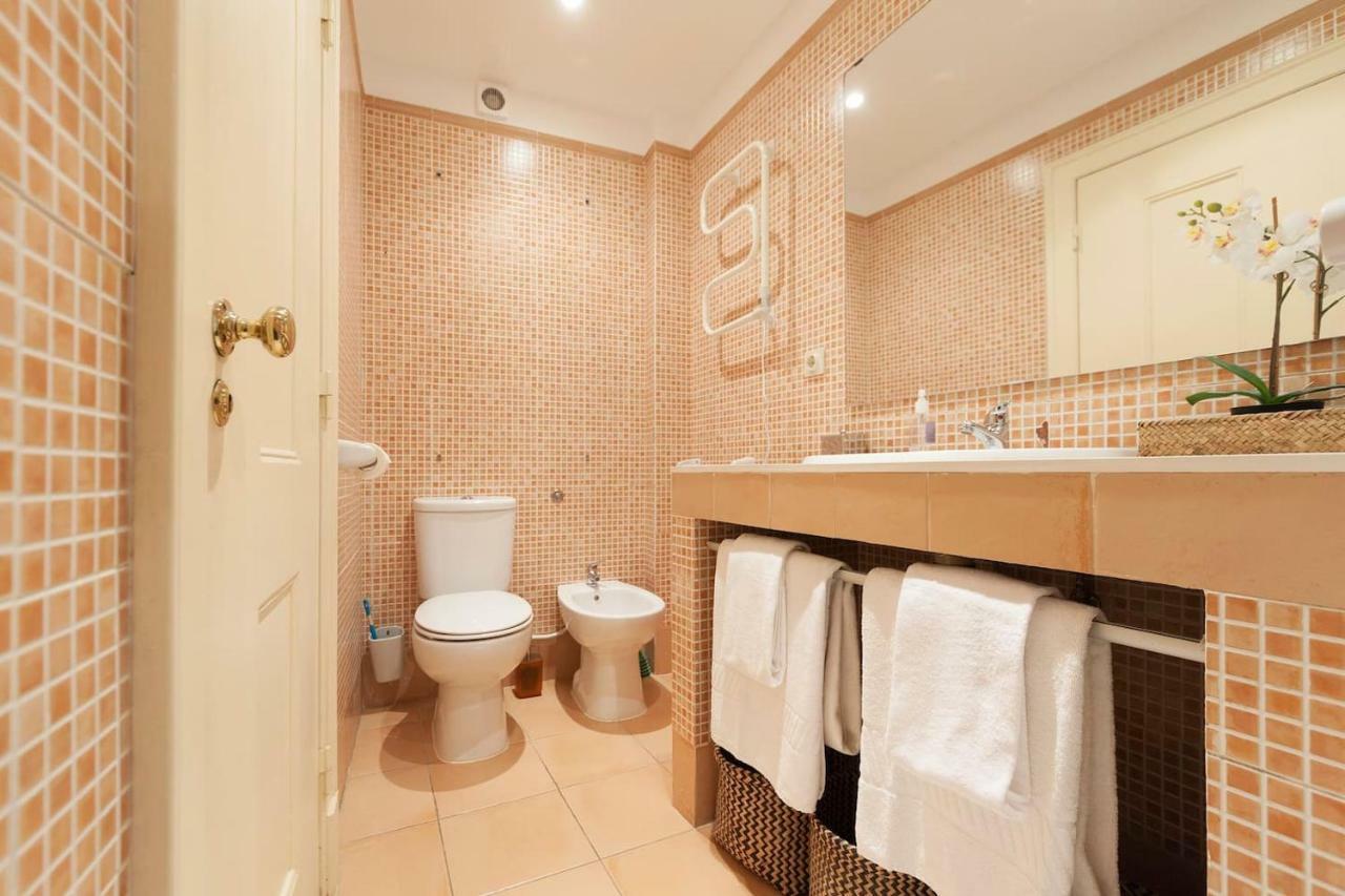 2 Bedroom Apartment With Patio Next To Avenida Da Liberdade Lisboa Exteriér fotografie