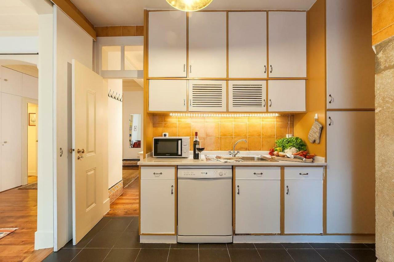 2 Bedroom Apartment With Patio Next To Avenida Da Liberdade Lisboa Exteriér fotografie