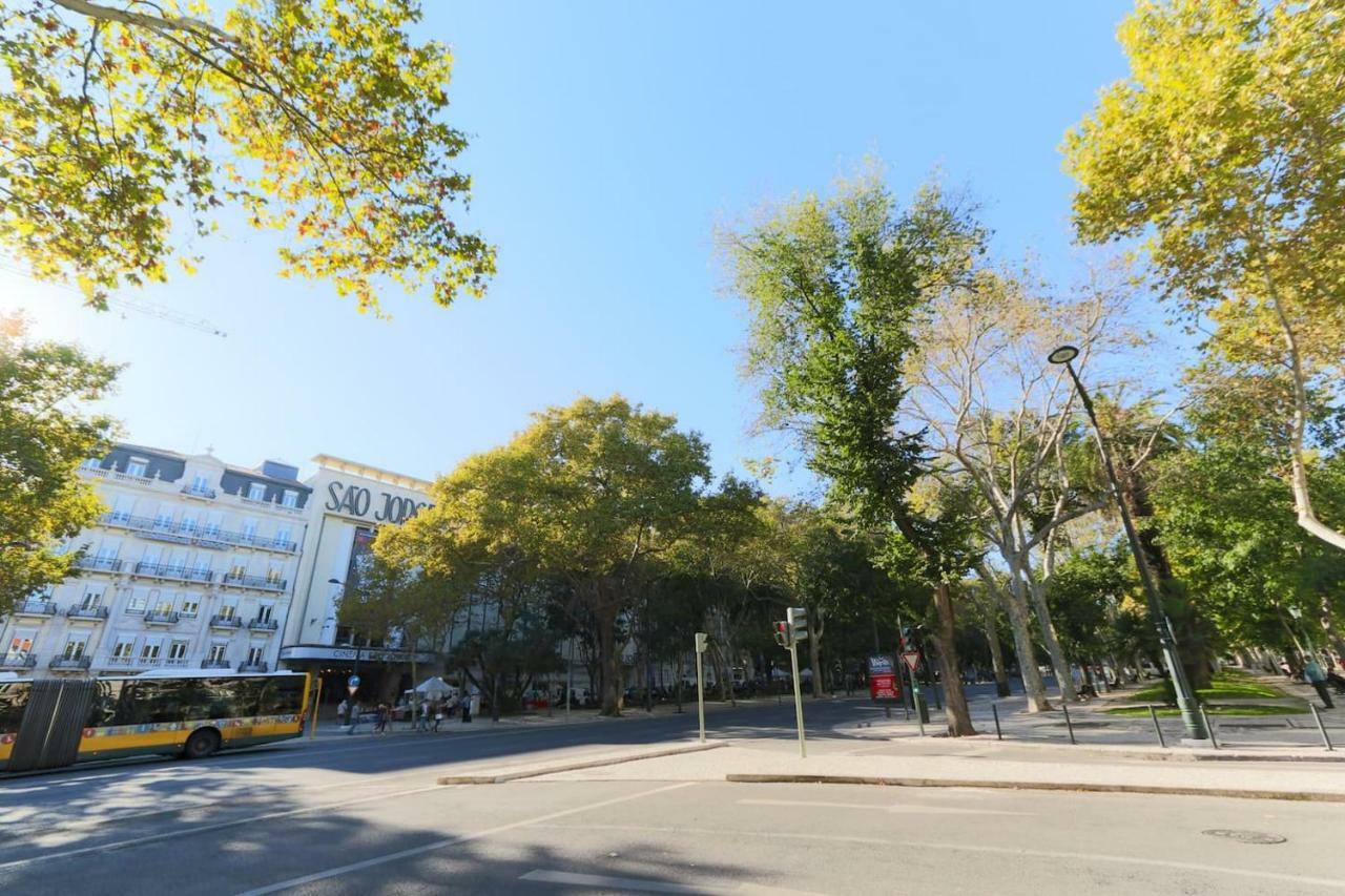 2 Bedroom Apartment With Patio Next To Avenida Da Liberdade Lisboa Exteriér fotografie
